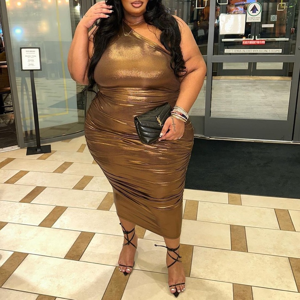 Bronze off the shoulder bodycon dress from fashionova.  Size 3X